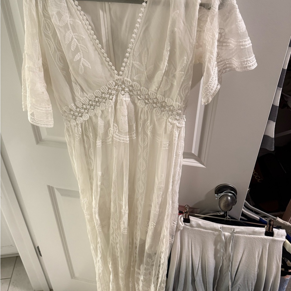 Elegant White Lace Nightgown